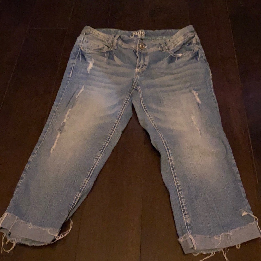 Women’s Junior Size 7/8 Jade Jean Cropped Capris
